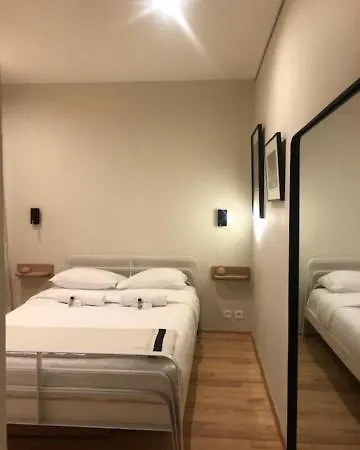 Studio Sur Cour Et Jardin En Plein Centre De Апартаменты Париж